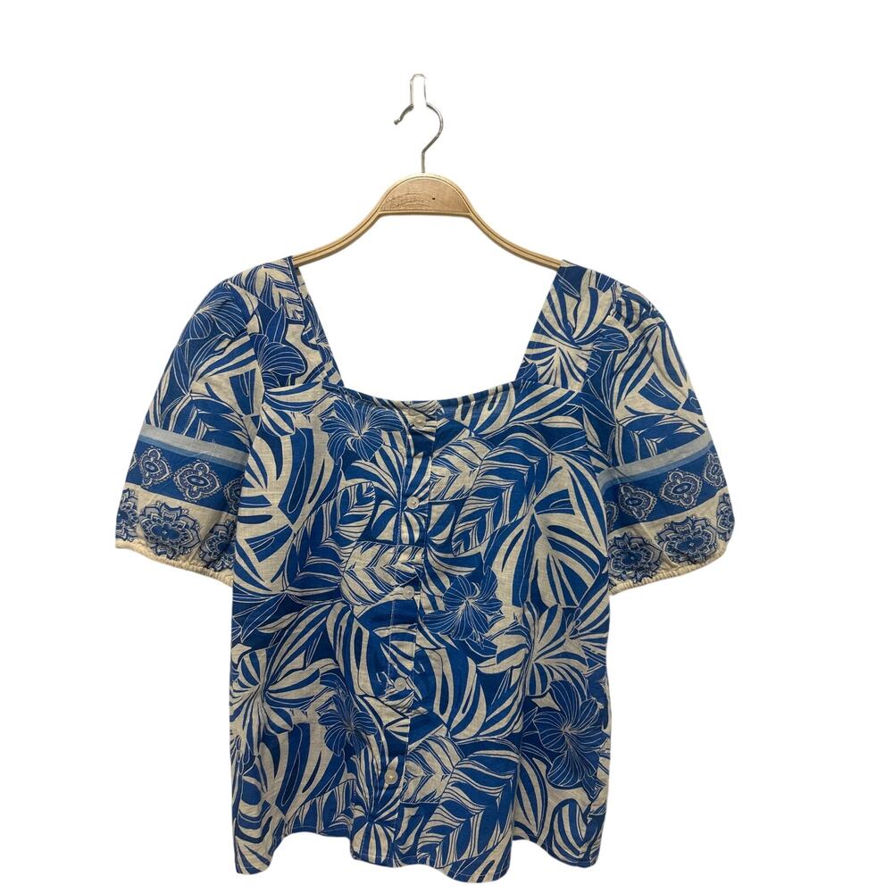 Cato Blue Floral Smocked Stretch Back 100% Cotton Blouse Medium NWT